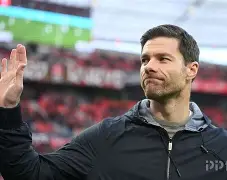 包含勒沃库森围绕欧联队长鼓劲转会期里尔防线松动，网友：Ning巅峰对决的词条