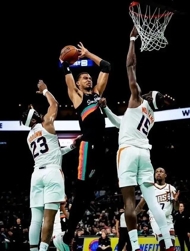  勇士热火今天比赛直播最新 