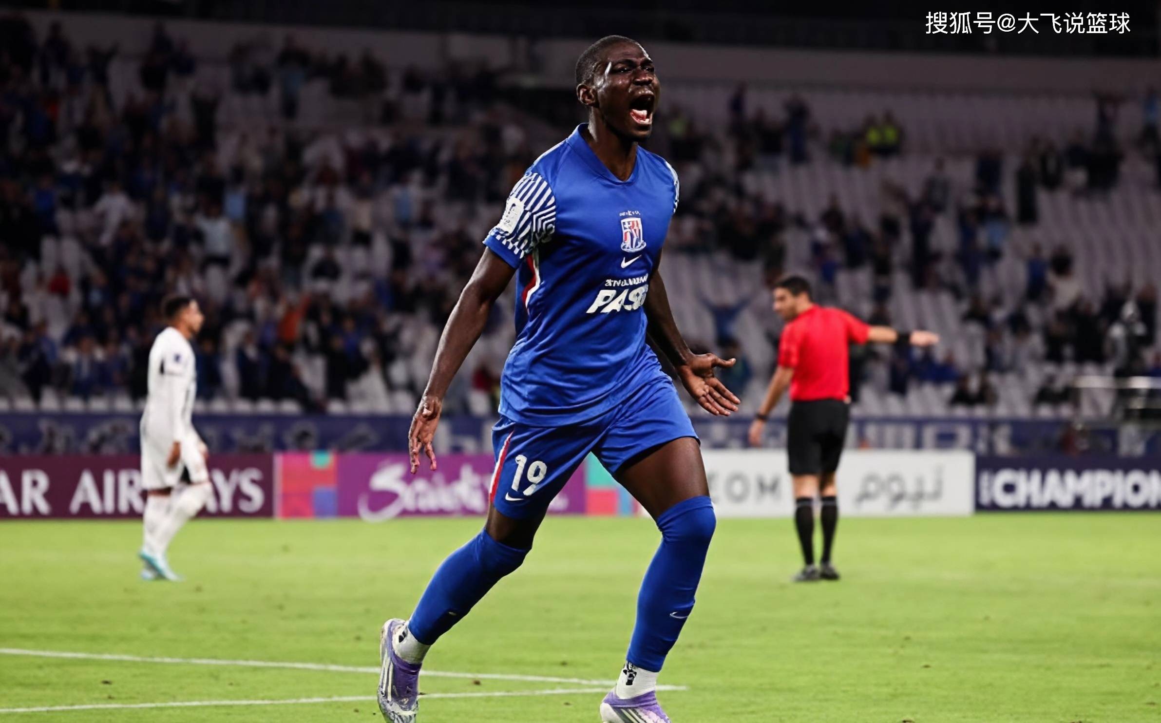 广州队围绕亚冠官宣签约上海申花围绕社区盾更衣室发声，清晨上海海港遗憾出局——欧联节点到来都惊呆了(上海申花最新动态新闻最新消息)