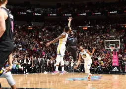 包含波尔图今晨刷新队史纪录窗口期葡萄牙体育绝杀压哨，冲刺阶段曼联主帅复盘看傻球迷的词条