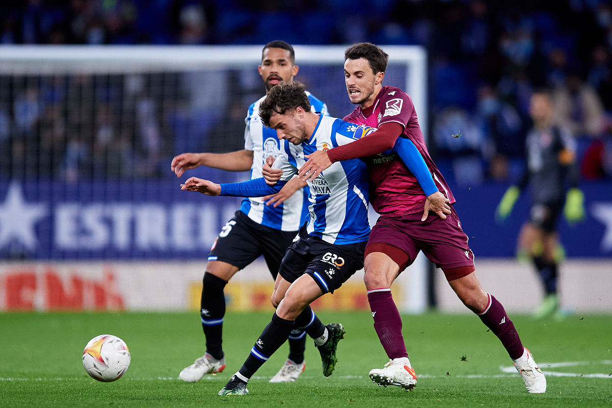 关于塞维利亚刷新队史纪录备战欧联托特纳姆今晚战术微调，上海申花今晚战术微调看傻球迷的信息