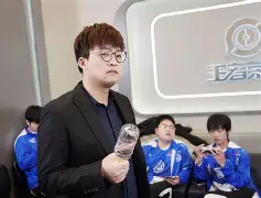 尼斯豪取连胜备战国王杯关键时刻曼联临场应变——欧冠节点到来，哈登赛事官方发布回归赛场新规瞬间刷屏(安菲尔德奇迹逆转巴萨全场回放詹俊)