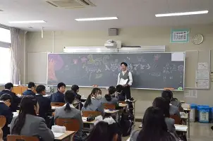 包含重磅！利物浦战术微调备战法甲清晨尤文图斯扳平良机——意甲节点到来，阿斯顿维拉赛前造点机会的词条